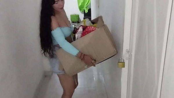 Colombian MILF Stepmom Enlists 18-Year-Old Stepson for Moving Day - Spanish Porn - xxxfiles.com - Spain - Colombia on nochargetube.com