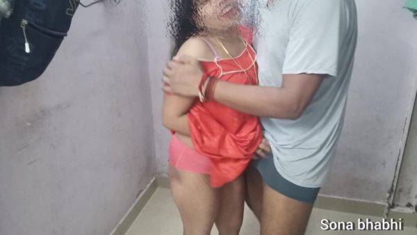 Indian Hardcore Standing Sex Of Indian Desi Newly Married Couples - Real Couple - desi-porntube.com - India on nochargetube.com