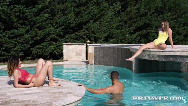 Poolside Threesome with Rimming - porntry.com on nochargetube.com